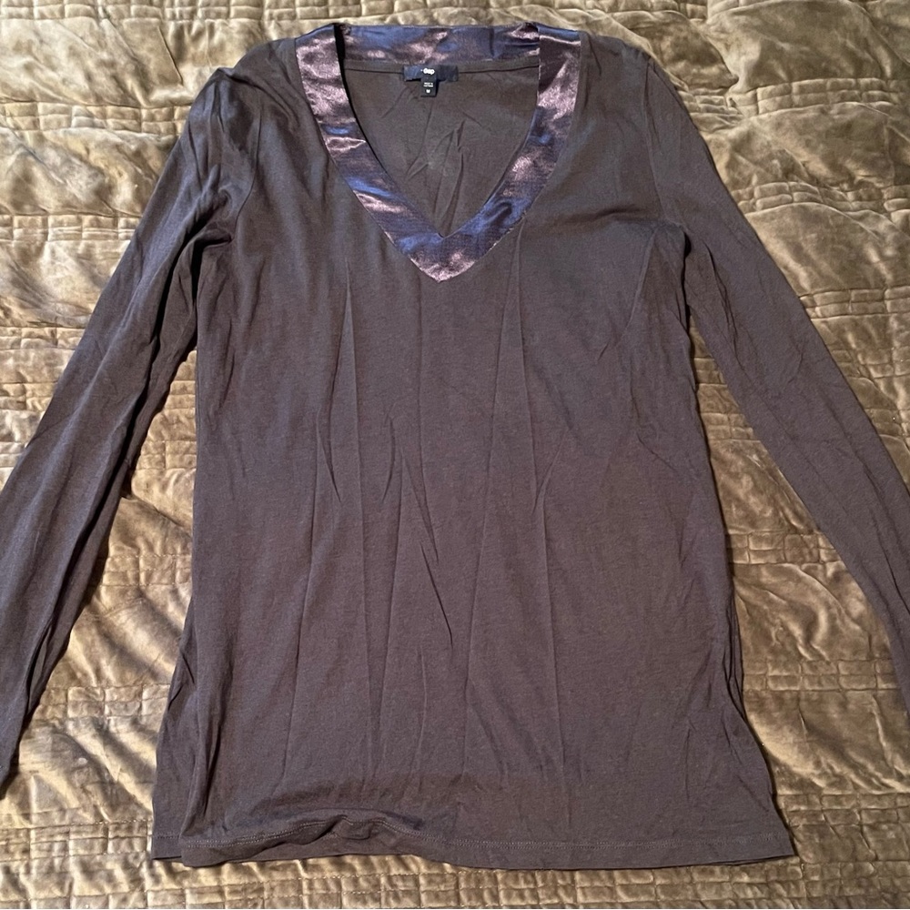 GAP Long Sleeve V-Neck Top with Satin Trim